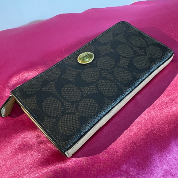 COACH Brown Signature Zippered Wallet 8 card slots (Like New) App size 7.5”x4” - Picture 9 of 9